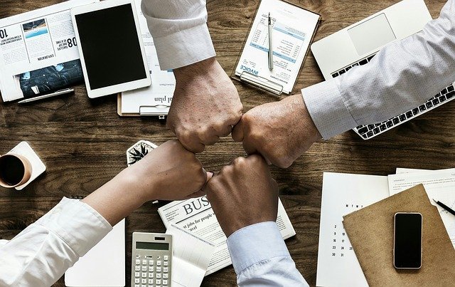 DERECHO DE PREFERENCIA DE NEGOCIACIÓN DE ACCIONES